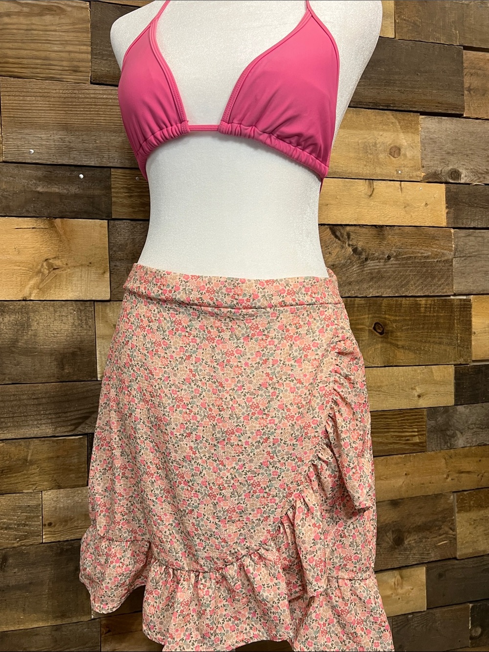 PrettyLittleThing Pink Floral Ruffle Mini Skirt - Picture 13 of 14